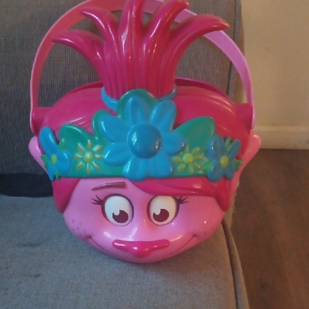 DreamWorks Trolls Poppy Character Bucket,  used good condition